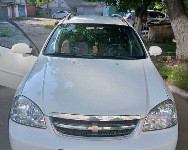 Белый Шевроле Лачетти, объемом двигателя 0 л и пробегом 240 тыс. км за 4500 $, фото 1 на Automoto.ua