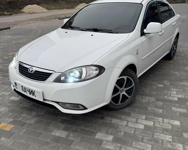 Білий Шевроле Лачетті, об'ємом двигуна 1.5 л та пробігом 187 тис. км за 380 $, фото 1 на Automoto.ua