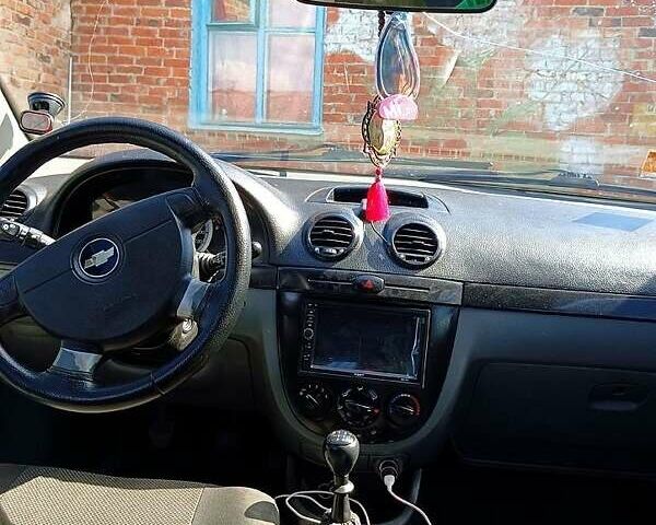 Белый Шевроле Лачетти, объемом двигателя 1.8 л и пробегом 274 тыс. км за 4100 $, фото 1 на Automoto.ua