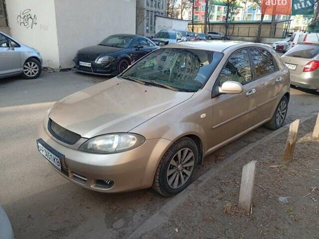 Бежевий Шевроле Лачетті, об'ємом двигуна 1.8 л та пробігом 270 тис. км за 3700 $, фото 1 на Automoto.ua
