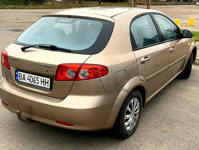 Бежевый Шевроле Лачетти, объемом двигателя 1.4 л и пробегом 190 тыс. км за 2999 $, фото 1 на Automoto.ua