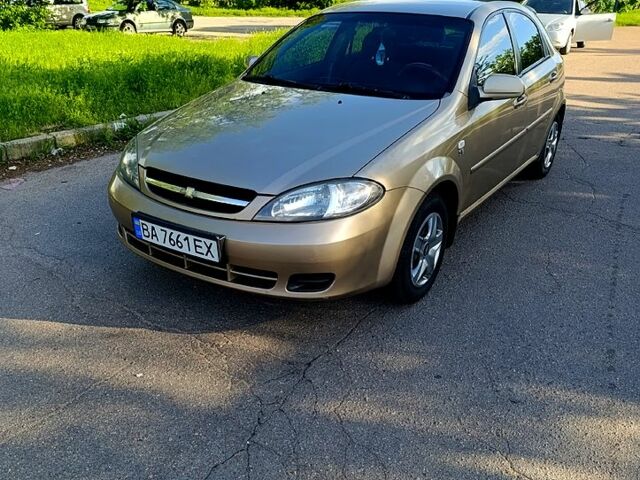 Бежевый Шевроле Лачетти, объемом двигателя 1.6 л и пробегом 280 тыс. км за 3700 $, фото 1 на Automoto.ua