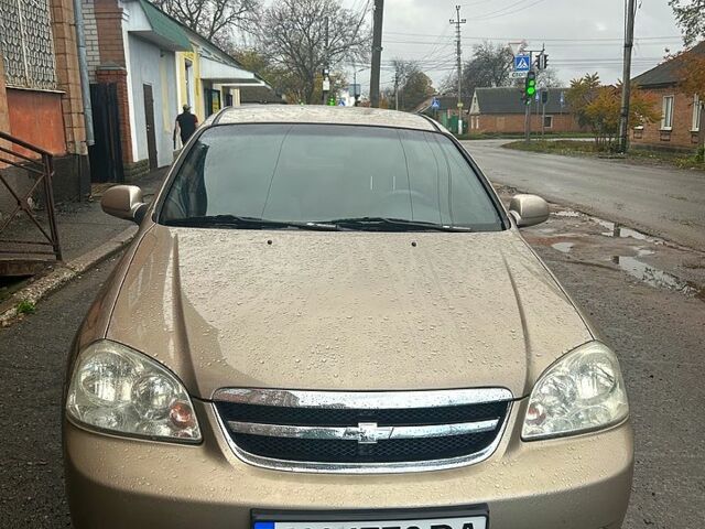 Бежевый Шевроле Лачетти, объемом двигателя 1.8 л и пробегом 250 тыс. км за 4000 $, фото 1 на Automoto.ua