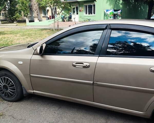 Бежевый Шевроле Лачетти, объемом двигателя 1.6 л и пробегом 296 тыс. км за 4000 $, фото 1 на Automoto.ua