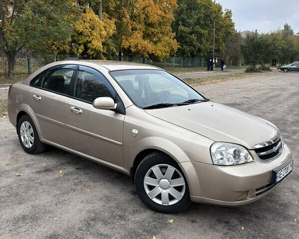 Бежевый Шевроле Лачетти, объемом двигателя 1.8 л и пробегом 250 тыс. км за 4999 $, фото 1 на Automoto.ua