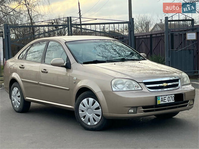 Бежевий Шевроле Лачетті, об'ємом двигуна 1.8 л та пробігом 200 тис. км за 3999 $, фото 1 на Automoto.ua
