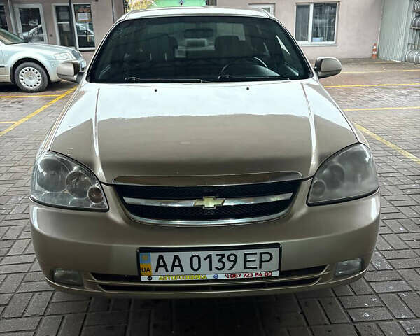 Бежевый Шевроле Лачетти, объемом двигателя 1.8 л и пробегом 320 тыс. км за 3700 $, фото 1 на Automoto.ua