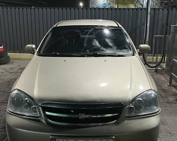 Бежевый Шевроле Лачетти, объемом двигателя 1.8 л и пробегом 300 тыс. км за 4000 $, фото 1 на Automoto.ua