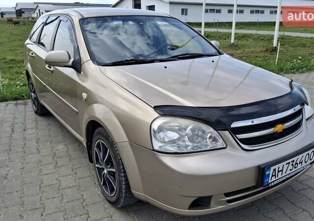 Бежевый Шевроле Лачетти, объемом двигателя 1.8 л и пробегом 255 тыс. км за 4000 $, фото 1 на Automoto.ua