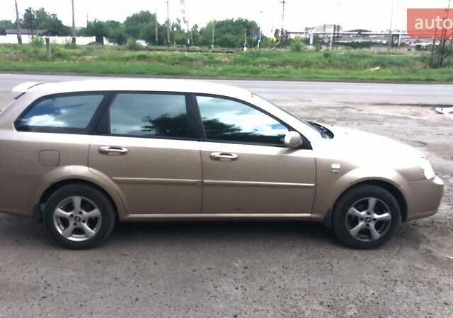 Бежевий Шевроле Лачетті, об'ємом двигуна 1.8 л та пробігом 295 тис. км за 3500 $, фото 1 на Automoto.ua