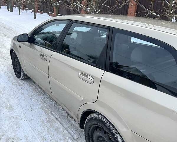 Бежевий Шевроле Лачетті, об'ємом двигуна 1.8 л та пробігом 210 тис. км за 4100 $, фото 1 на Automoto.ua
