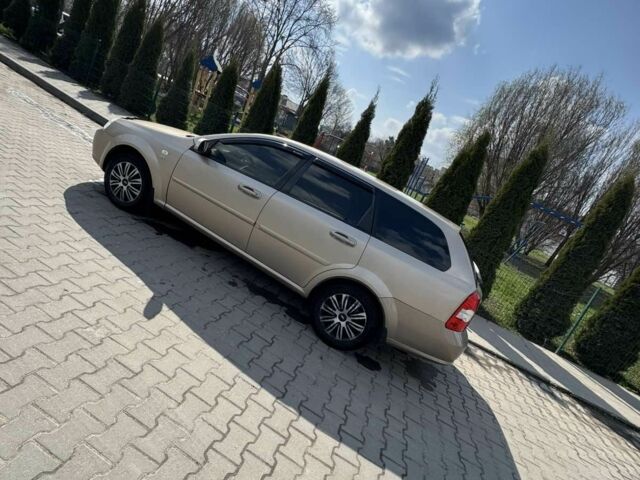 Бежевий Шевроле Лачетті, об'ємом двигуна 1.8 л та пробігом 320 тис. км за 3700 $, фото 1 на Automoto.ua