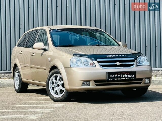 Бежевый Шевроле Лачетти, объемом двигателя 1.8 л и пробегом 224 тыс. км за 4799 $, фото 1 на Automoto.ua