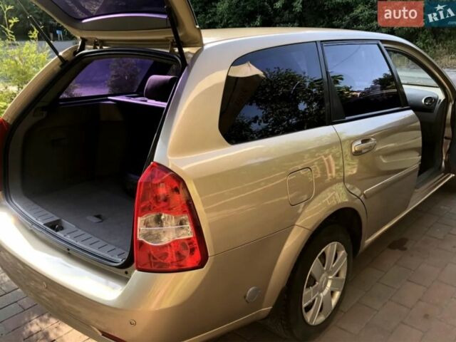 Бежевый Шевроле Лачетти, объемом двигателя 1.8 л и пробегом 294 тыс. км за 4500 $, фото 1 на Automoto.ua