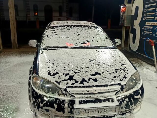 Черный Шевроле Лачетти, объемом двигателя 1.8 л и пробегом 280 тыс. км за 2000 $, фото 1 на Automoto.ua