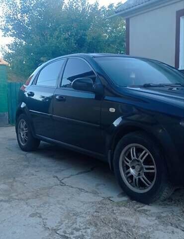 Черный Шевроле Лачетти, объемом двигателя 1.8 л и пробегом 180 тыс. км за 4100 $, фото 1 на Automoto.ua