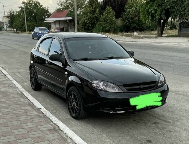 Черный Шевроле Лачетти, объемом двигателя 1.6 л и пробегом 147 тыс. км за 4900 $, фото 1 на Automoto.ua