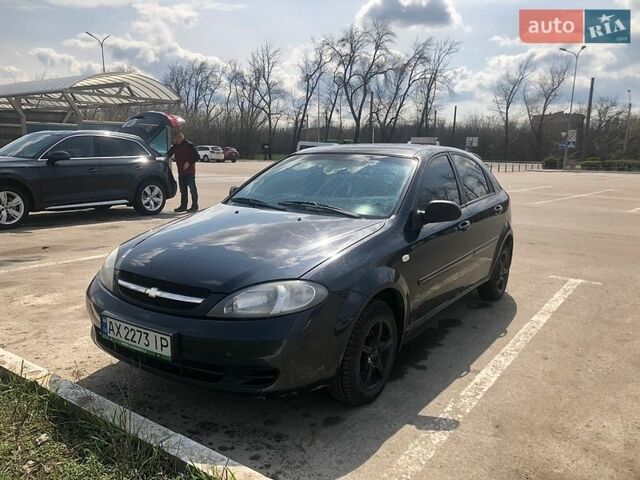 Черный Шевроле Лачетти, объемом двигателя 1.6 л и пробегом 300 тыс. км за 3200 $, фото 1 на Automoto.ua