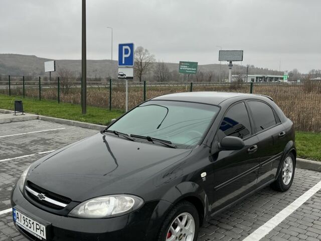 Черный Шевроле Лачетти, объемом двигателя 1.6 л и пробегом 320 тыс. км за 4000 $, фото 1 на Automoto.ua