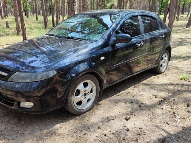 Черный Шевроле Лачетти, объемом двигателя 1.6 л и пробегом 205 тыс. км за 3800 $, фото 1 на Automoto.ua