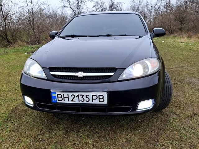 Черный Шевроле Лачетти, объемом двигателя 1.8 л и пробегом 1370 тыс. км за 4600 $, фото 1 на Automoto.ua