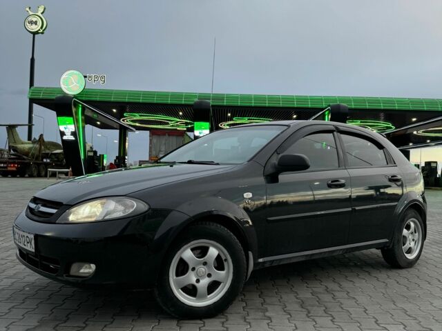 Черный Шевроле Лачетти, объемом двигателя 1.6 л и пробегом 194 тыс. км за 3300 $, фото 1 на Automoto.ua