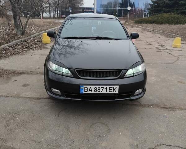 Черный Шевроле Лачетти, объемом двигателя 1.6 л и пробегом 200 тыс. км за 4600 $, фото 1 на Automoto.ua