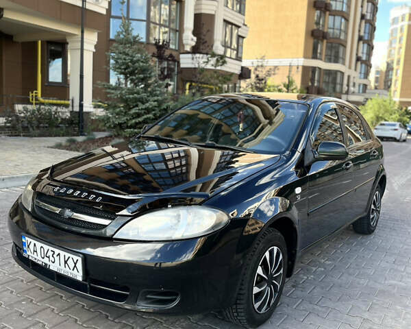 Чорний Шевроле Лачетті, об'ємом двигуна 1.6 л та пробігом 242 тис. км за 4000 $, фото 1 на Automoto.ua