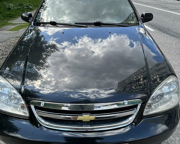 Черный Шевроле Лачетти, объемом двигателя 1.8 л и пробегом 280 тыс. км за 3500 $, фото 1 на Automoto.ua