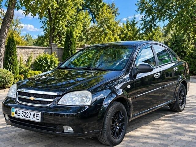 Черный Шевроле Лачетти, объемом двигателя 1.6 л и пробегом 260 тыс. км за 4400 $, фото 1 на Automoto.ua