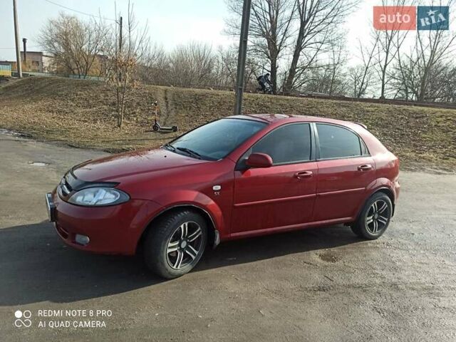 Красный Шевроле Лачетти, объемом двигателя 1.8 л и пробегом 240 тыс. км за 3500 $, фото 1 на Automoto.ua