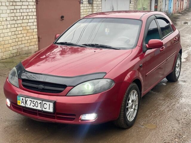 Червоний Шевроле Лачетті, об'ємом двигуна 1.8 л та пробігом 121 тис. км за 3750 $, фото 1 на Automoto.ua