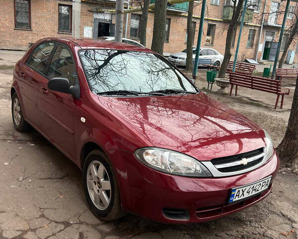 Красный Шевроле Лачетти, объемом двигателя 1.4 л и пробегом 200 тыс. км за 3200 $, фото 1 на Automoto.ua