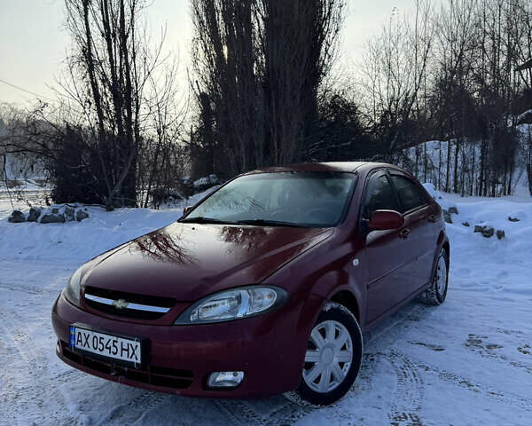 Красный Шевроле Лачетти, объемом двигателя 1.6 л и пробегом 245 тыс. км за 3699 $, фото 1 на Automoto.ua