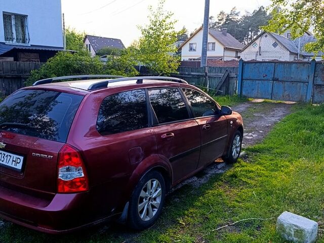 Красный Шевроле Лачетти, объемом двигателя 1.8 л и пробегом 300 тыс. км за 4750 $, фото 1 на Automoto.ua