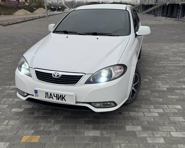 Шевроле Лачетти, объемом двигателя 1.49 л и пробегом 280 тыс. км за 4200 $, фото 1 на Automoto.ua