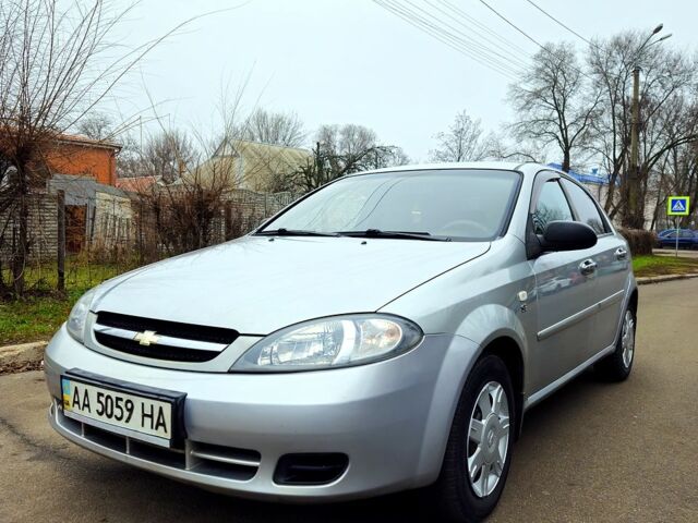 Серый Шевроле Лачетти, объемом двигателя 1.6 л и пробегом 278 тыс. км за 3950 $, фото 1 на Automoto.ua