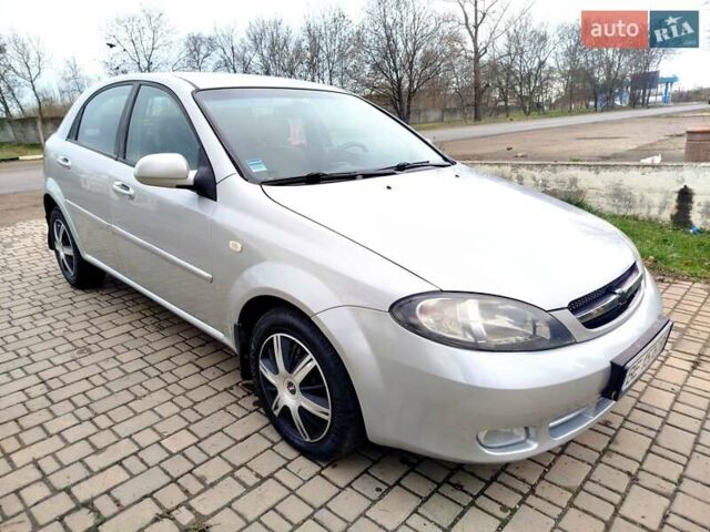 Серый Шевроле Лачетти, объемом двигателя 1.6 л и пробегом 259 тыс. км за 3900 $, фото 1 на Automoto.ua