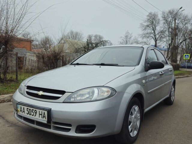 Сірий Шевроле Лачетті, об'ємом двигуна 1.6 л та пробігом 287 тис. км за 3950 $, фото 1 на Automoto.ua