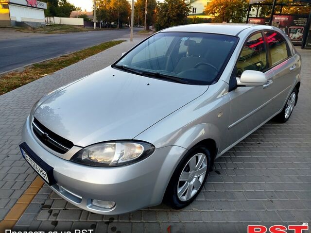 Серый Шевроле Лачетти, объемом двигателя 1.6 л и пробегом 259 тыс. км за 3900 $, фото 1 на Automoto.ua