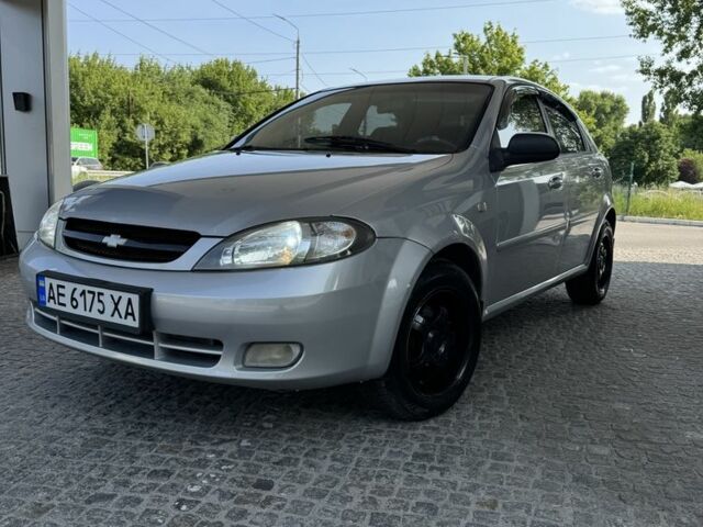 Серый Шевроле Лачетти, объемом двигателя 1.6 л и пробегом 290 тыс. км за 3800 $, фото 1 на Automoto.ua