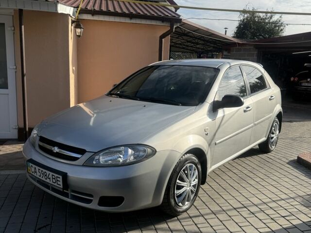 Серый Шевроле Лачетти, объемом двигателя 1.6 л и пробегом 139 тыс. км за 3850 $, фото 1 на Automoto.ua