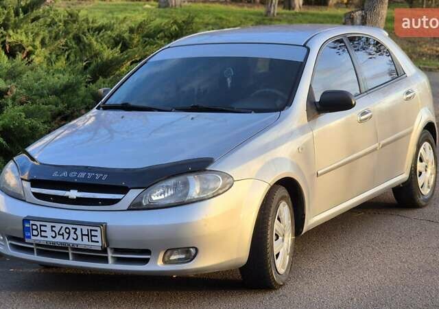 Серый Шевроле Лачетти, объемом двигателя 1.6 л и пробегом 217 тыс. км за 3950 $, фото 1 на Automoto.ua