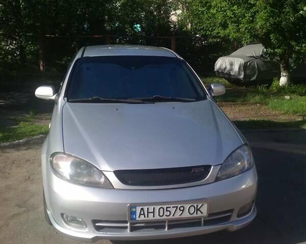 Серый Шевроле Лачетти, объемом двигателя 1.8 л и пробегом 200 тыс. км за 4500 $, фото 1 на Automoto.ua