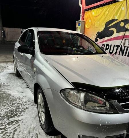 Серый Шевроле Лачетти, объемом двигателя 1.6 л и пробегом 316 тыс. км за 3400 $, фото 1 на Automoto.ua