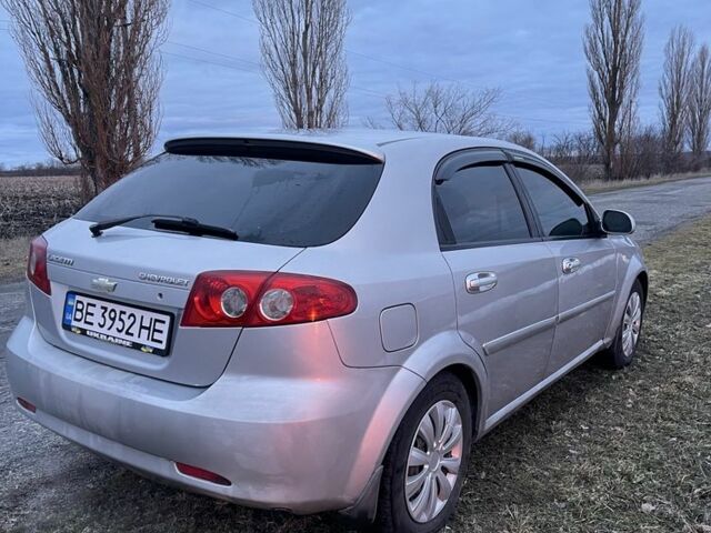Серый Шевроле Лачетти, объемом двигателя 1.8 л и пробегом 255 тыс. км за 3500 $, фото 1 на Automoto.ua