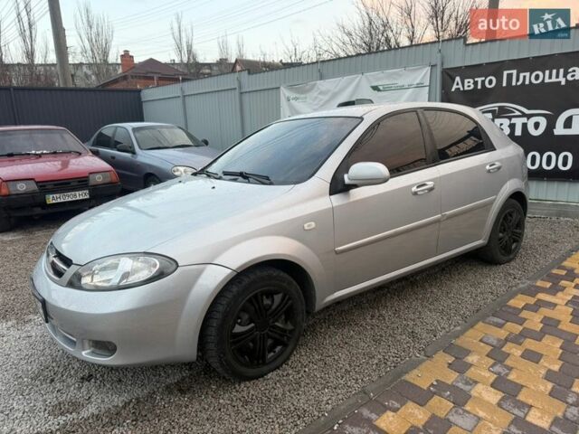 Серый Шевроле Лачетти, объемом двигателя 1.6 л и пробегом 150 тыс. км за 3500 $, фото 1 на Automoto.ua