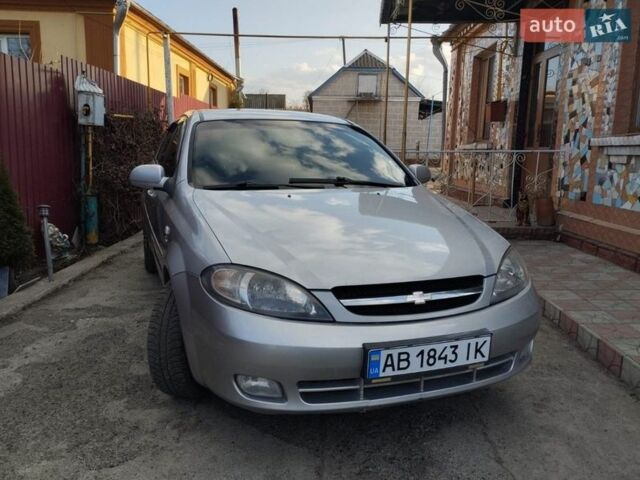 Серый Шевроле Лачетти, объемом двигателя 1.6 л и пробегом 240 тыс. км за 2999 $, фото 1 на Automoto.ua