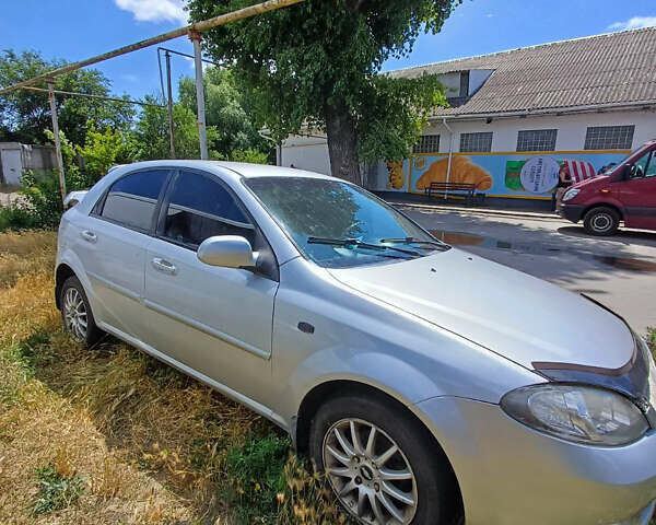 Сірий Шевроле Лачетті, об'ємом двигуна 1.8 л та пробігом 330 тис. км за 2900 $, фото 1 на Automoto.ua