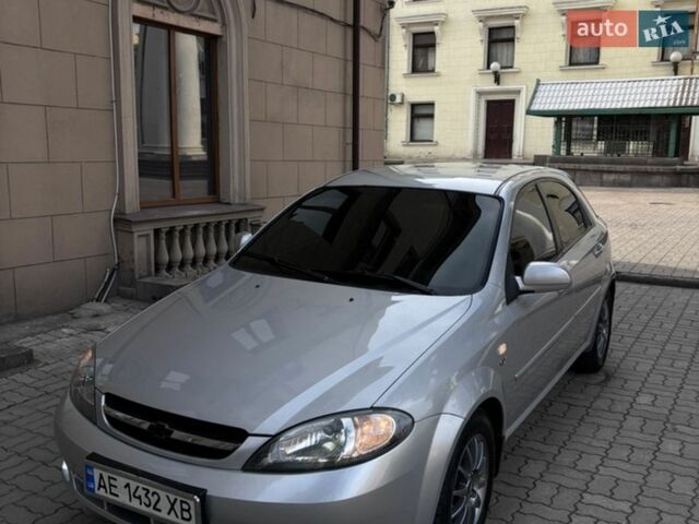 Серый Шевроле Лачетти, объемом двигателя 1.8 л и пробегом 256 тыс. км за 4500 $, фото 1 на Automoto.ua
